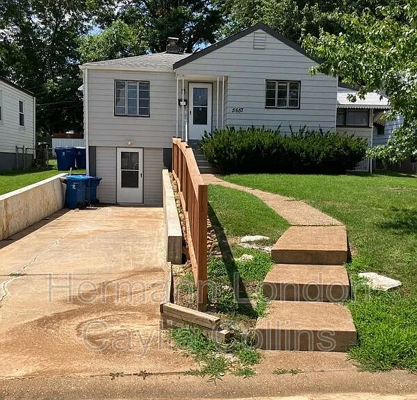 5657 Sunbury Ave — Photo 1