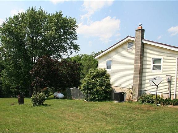 3rd image of 157 Airline Dr