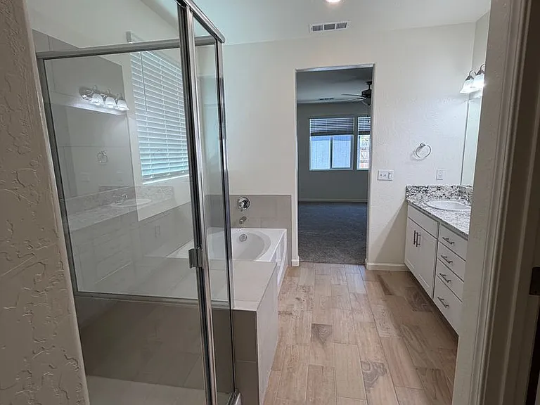 2026 Sherbrook Ave — Photo 26