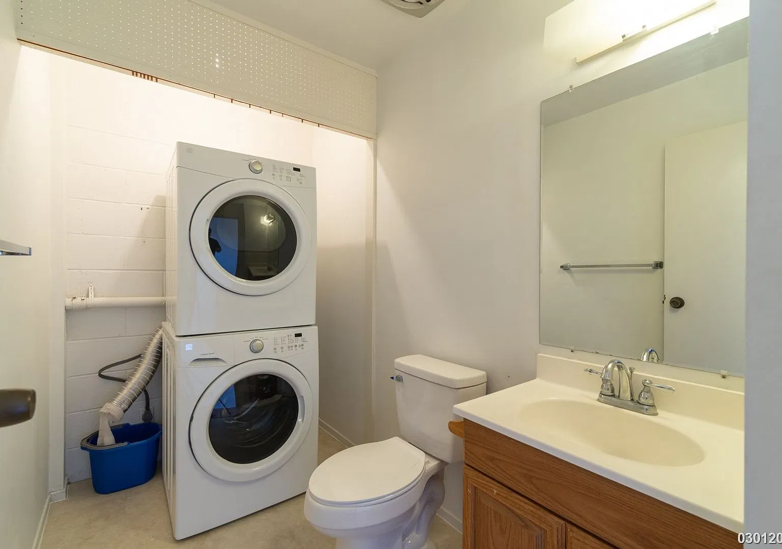 2 Bedroom, 1.5 Bath Condo in Foster Heights Villas — Photo 2