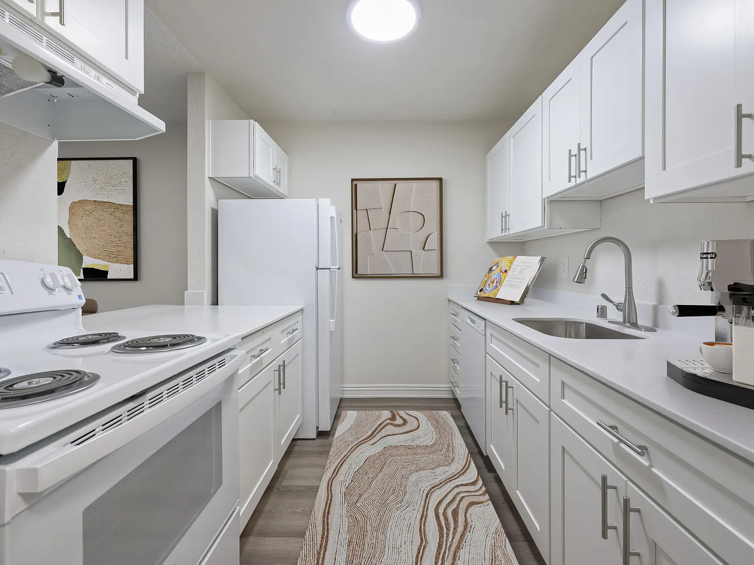 Burnett on the Park Apartments — Photo 4