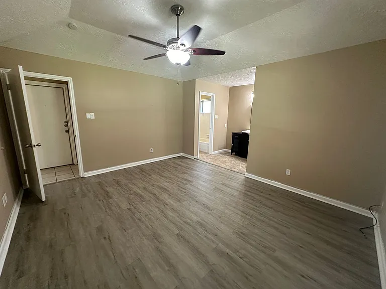 4045 Cavalry Dr — Photo 28