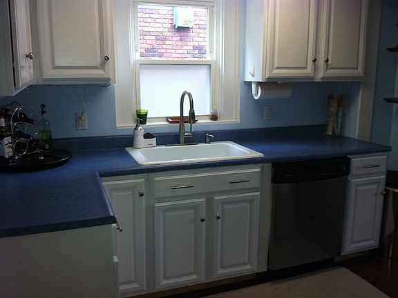 Kitchen-includes dishwasher