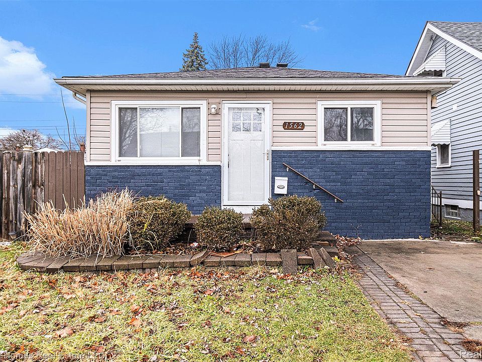 1st image of 1562 Grant Ave