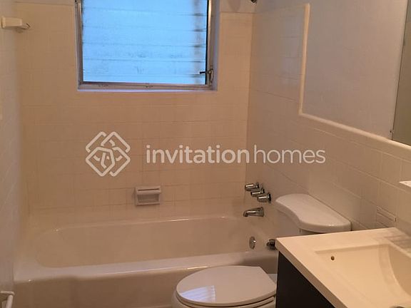 5th image of 1221 NE 151st St