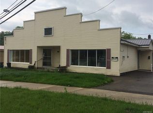 54 Franklin St, Springville, NY 14141