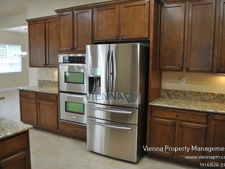 2101 Harpford Dr — Photo 11
