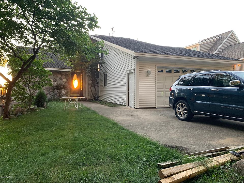 1st image of 10697 S Star Lake Dr