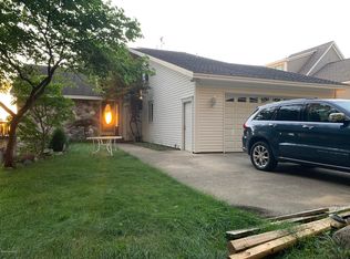 10697 S Star Lake Dr, Baldwin, MI 49304