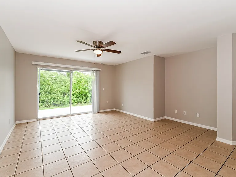 736 Jack Ave S — Photo 4