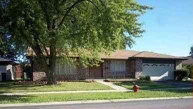 1st image of 700 E 192nd St