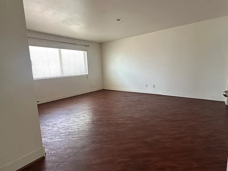 136-40 Donax Ave #136 — Photo 3