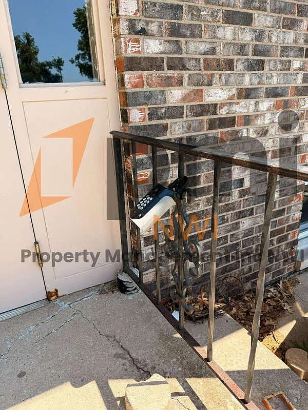 2 bed, 1.0 bath, 820 sqft, $1,025 — Photo 3
