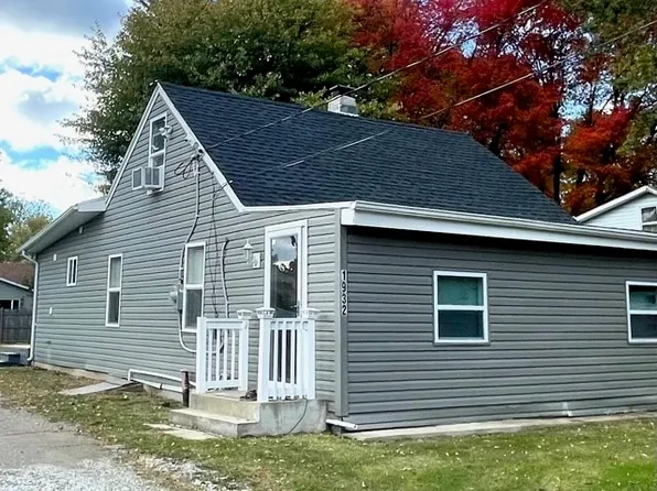 1932 Cole Dr, Erie, PA 16505