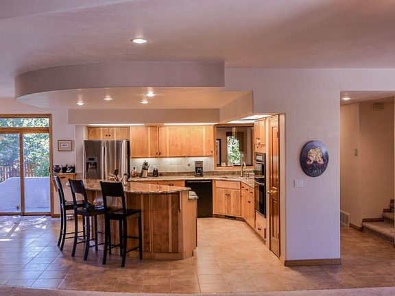 3rd image of 780 S Sedona Ct