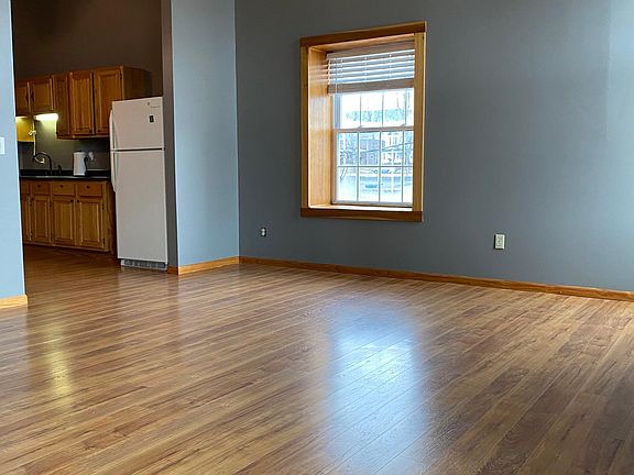 2nd image of 554 N Jefferson St #554