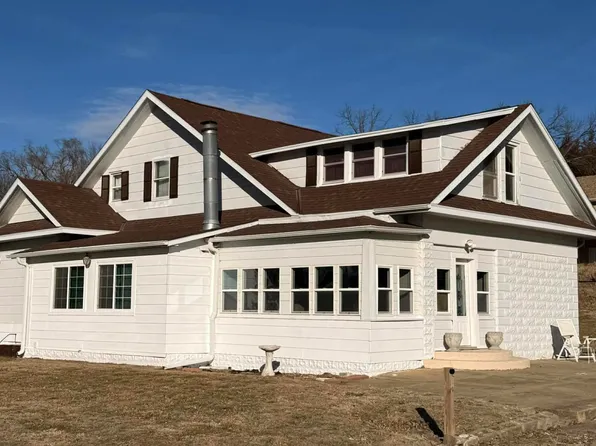 207 Schley St, Pisgah, IA 51564