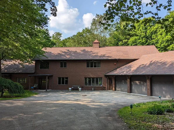 170 Pine Cone Ln, Ebensburg, PA 15931