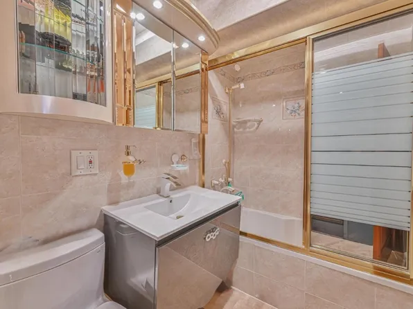 1827 78th Street image 13 of 20