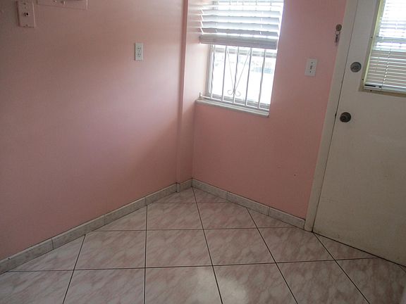 5th image of 1401 NE Miami Gardens Drive #488