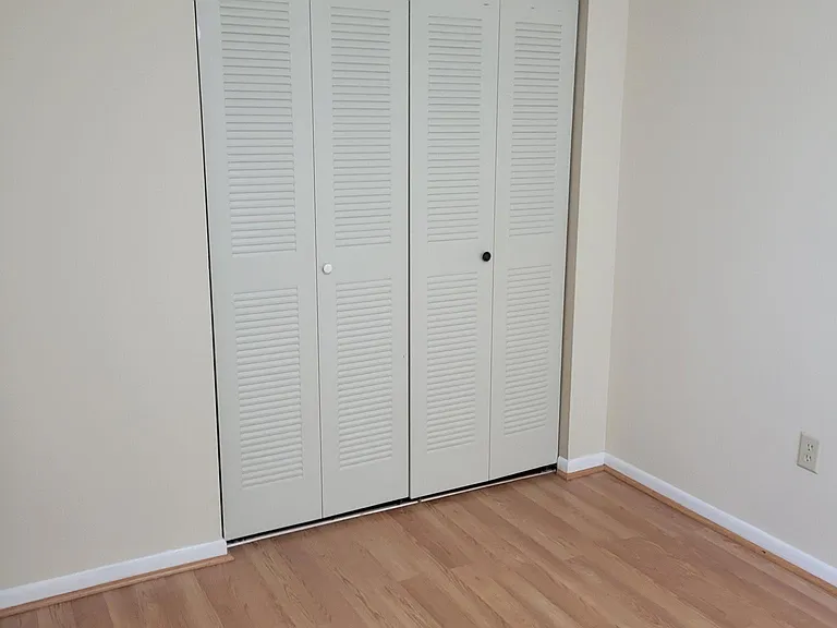 5881 Chester Ln — Photo 36