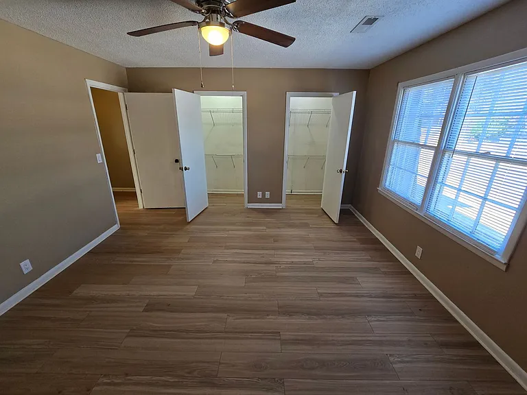 1959 Meadowbrook Cir — Photo 12