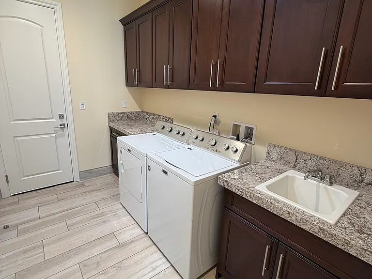 7603 Romeria St — Photo 49