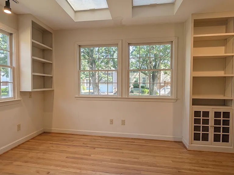 Bedroom/Office