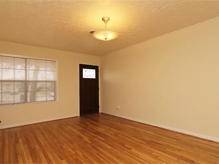 8526 Friendship Rd — Photo 4