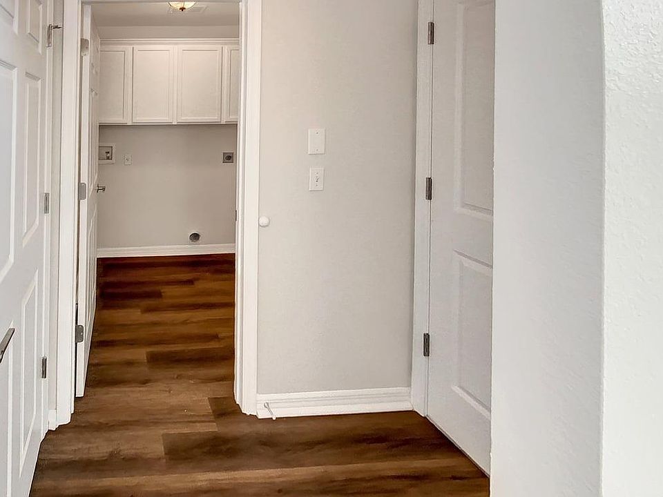 1st image of 515 Hardwood Cir
