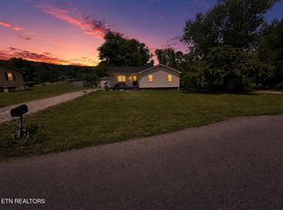 119 Little Creek Ln, La Follette, TN 37766