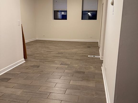 5th image of 4054 N Sheridan Rd
