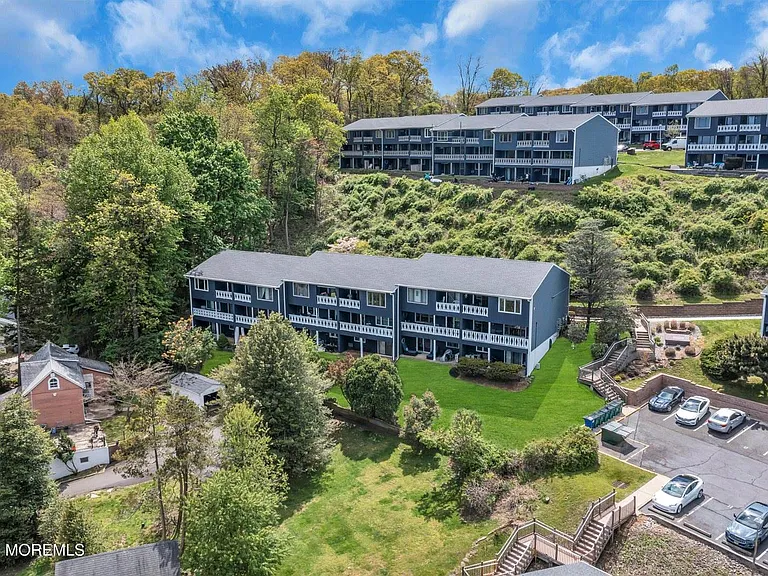 F-4 Hillside Court — Photo 41