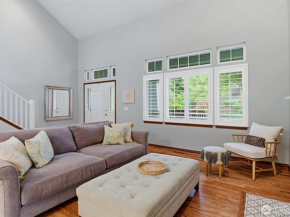5th image of 9632 Regency Loop SE