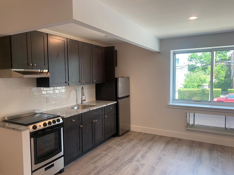 1st image of 1362 Arnow Ave