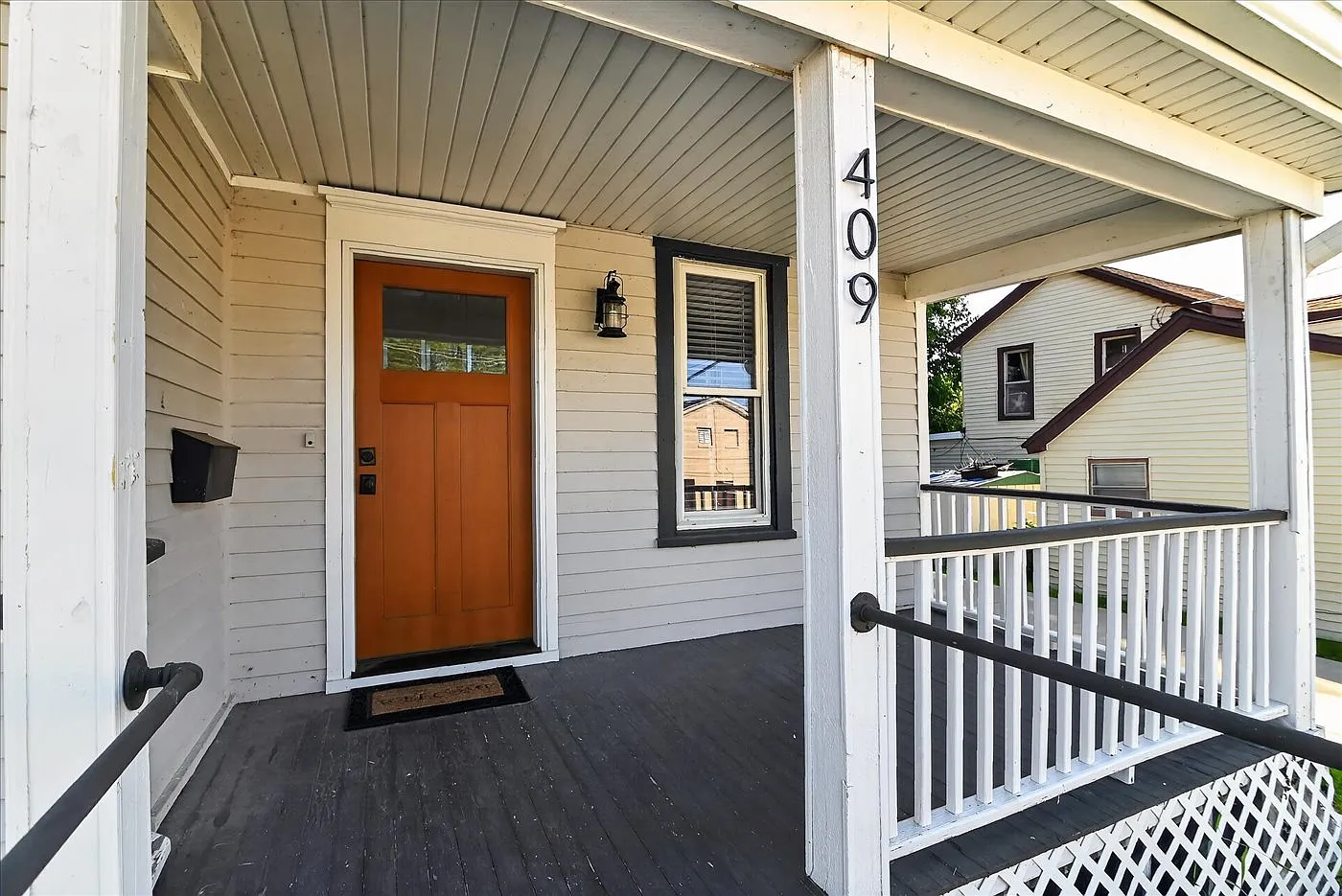 4 bed, 1919 sqft, $2,500 — Photo 2