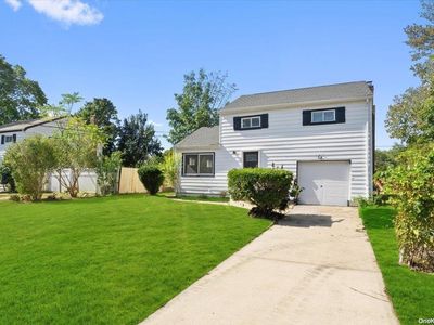 622 Narragansett Avenue, East Patchogue, NY, 11772