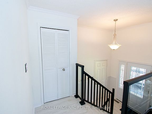 5th image of 4958 Greenlane Rd