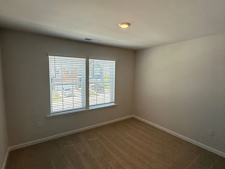 152 Hannock St — Photo 18