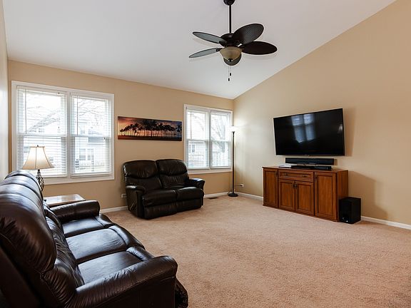 2nd image of 816 Candlewood Trl