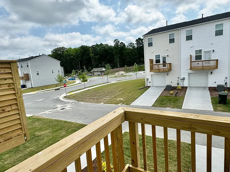 2505 Kasota Ln — Photo 28