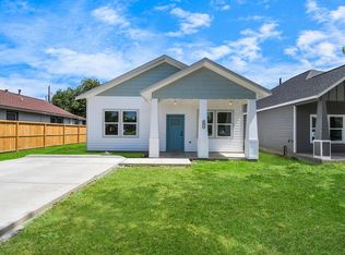 10917 San Jacinto Dr, La Porte, TX 77571