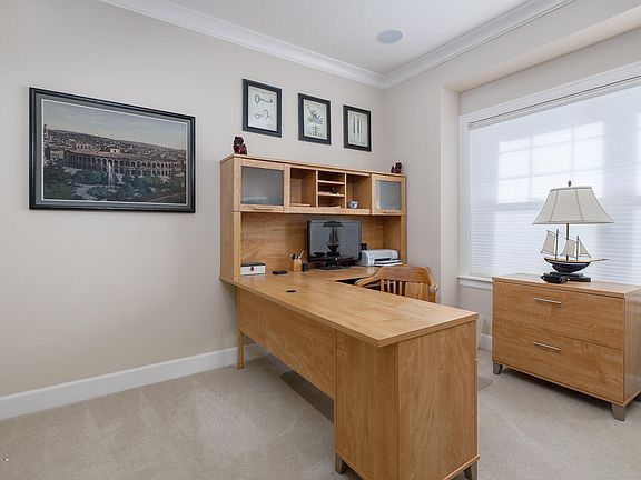 Main floor office /Bedroom#2.