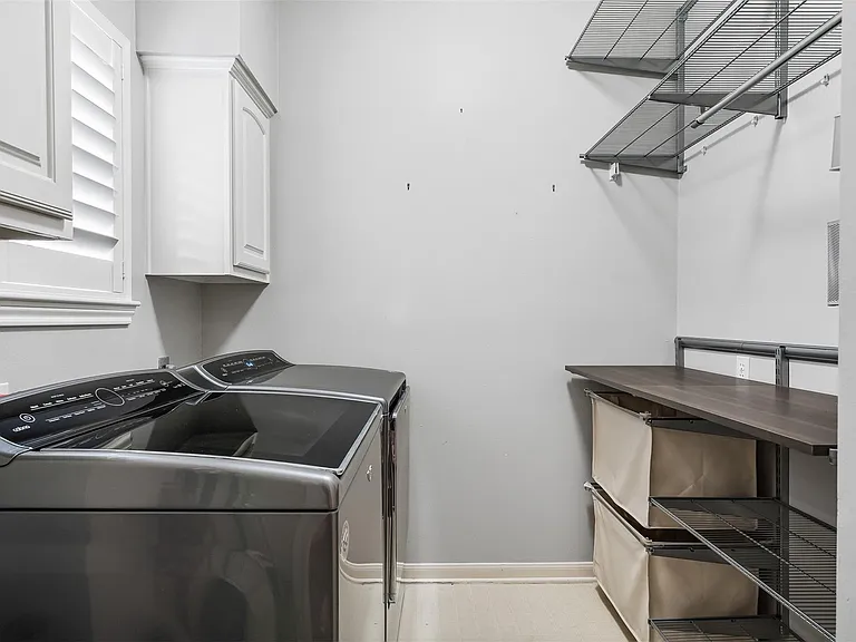 11 Winrock Pl — Photo 41