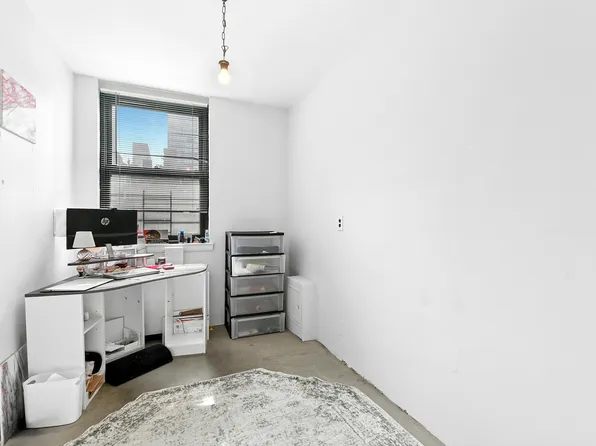 420 East 51st Street image 5 of 12