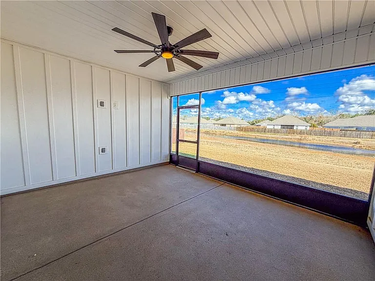 27137 Augustine Dr — Photo 30