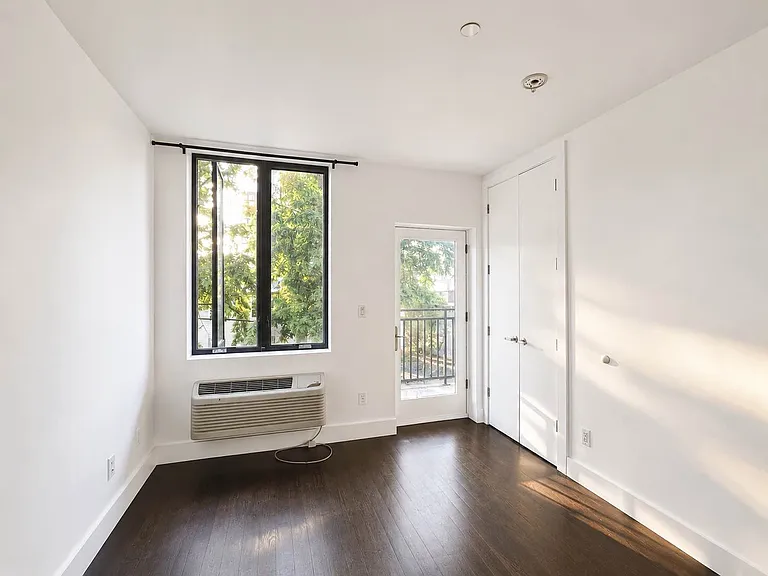55 Stanhope St #3B — Photo 5