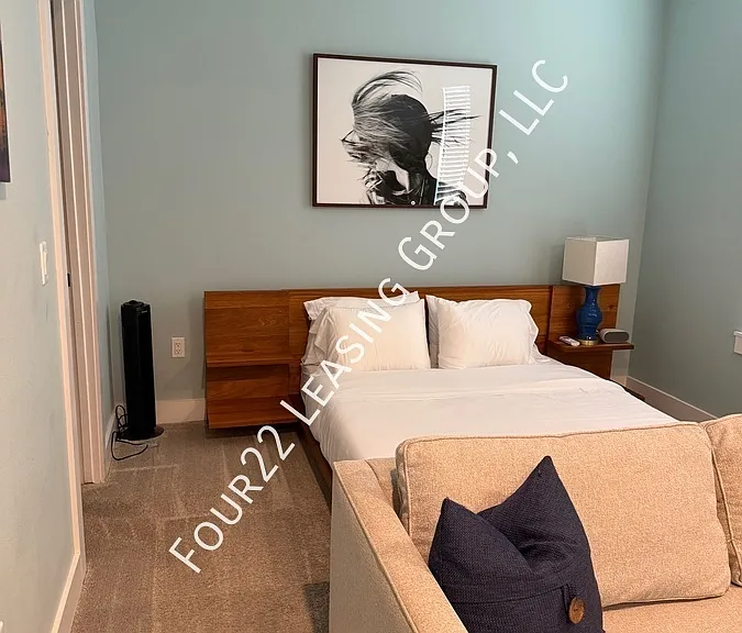7904 Hillock Ter — Photo 4
