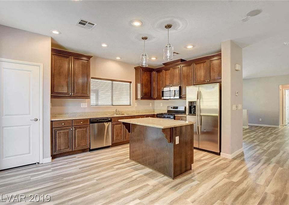 1st image of 674 Newquay Ct