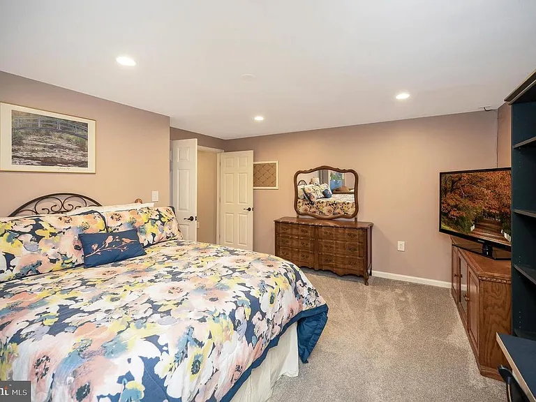64 Blossom Wood Ct — Photo 40